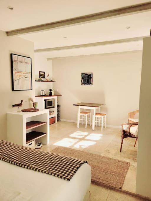 La Maison Blanche Intra-Muros Free Parking Aigues-Mortes Exteriör bild